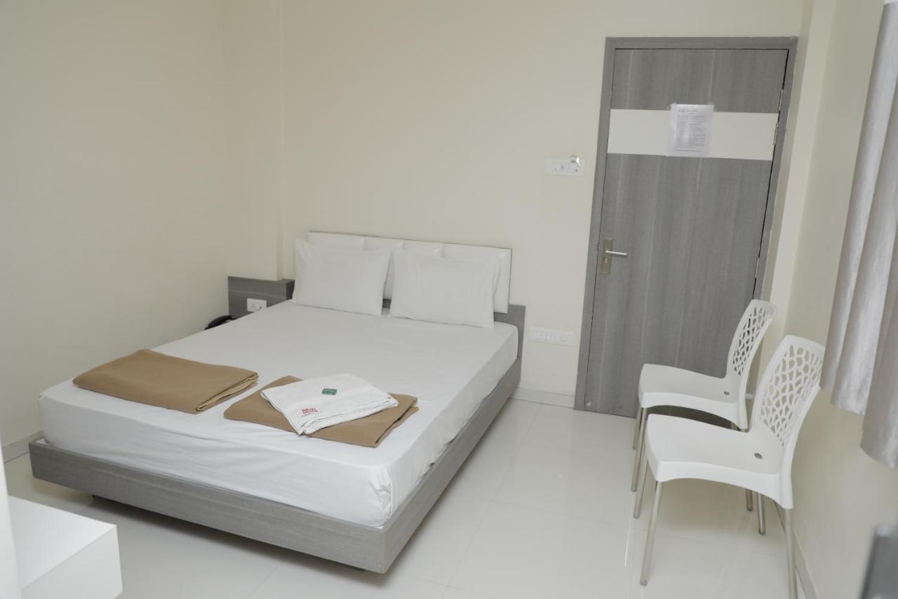 Hotel Lotus Chandrapur Exterior foto