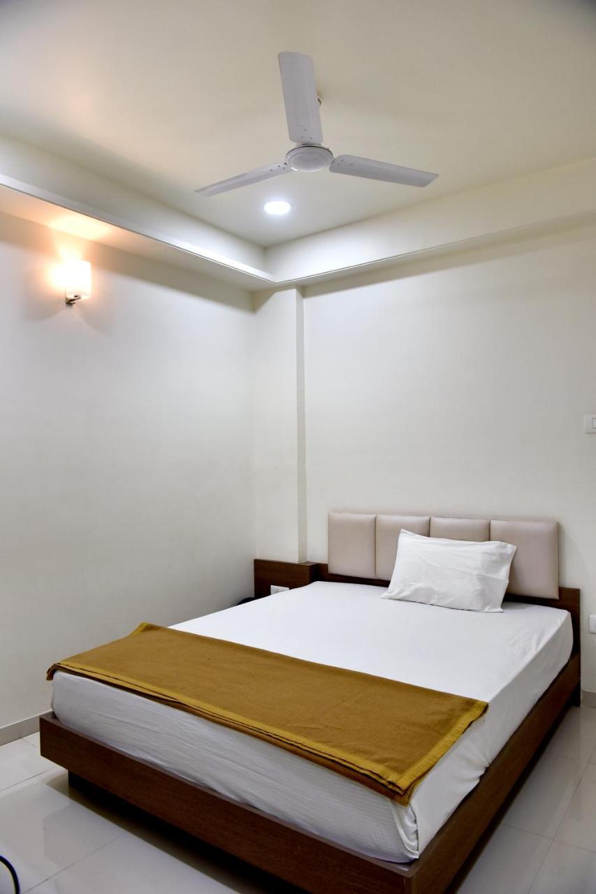 Hotel Lotus Chandrapur Exterior foto
